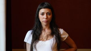 “Karina es pragmatismo, intuición, acompañarlo a él; ella es javierista”, sostiene la periodista Victoria De Masi.&nbsp;