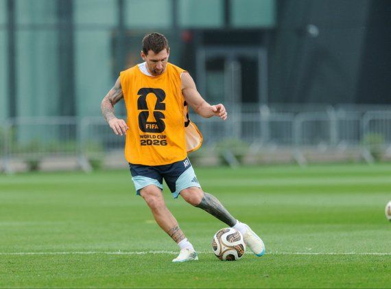 Última práctica mundialista de Messi, el once de la final y el futuro de Scaloni