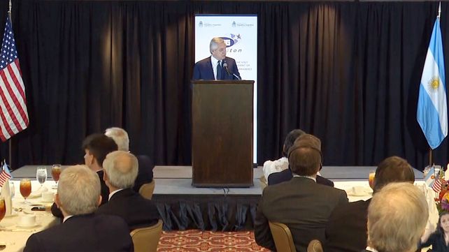Alberto Fernández invitó a 30 empresas petroleras norteamericanas a hacer negocios interesantes&nbsp;