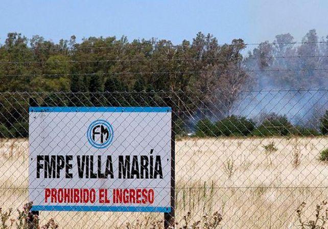Preocupante. El alambrado perimetral de la fábrica fue violentado.