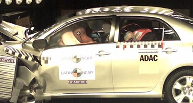 Cuatro de los autos que se fabrican en el Mercosur no son seguros