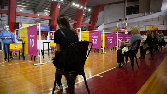 Caba anunció que la mitad de los porteños recibieron dos dosis de la vacuna del Covid