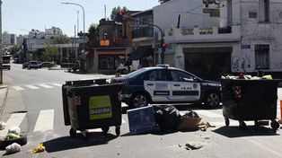 Murió un hombre que fue baleado por un policía en una protesta