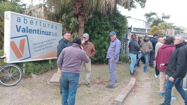Trabajadores de Aberturas Valentinuz