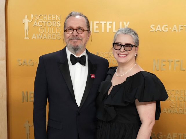 Gary Oldman y Gisele Schmidt.