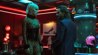 Lali Espósito y Asier Etxeandia interpretan a Wendy, una argentina captada por la red de prostitución, y Romeo, el oscuro dueño de un local nocturno.