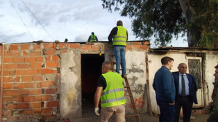 El búnker ubicado en Pascual Rosas y pasaje Gálvez, en barrio Banana, fue derribado este miércoles. Se trata de la intervención número 60 de ese tipo llevada a cabo en la provincia.