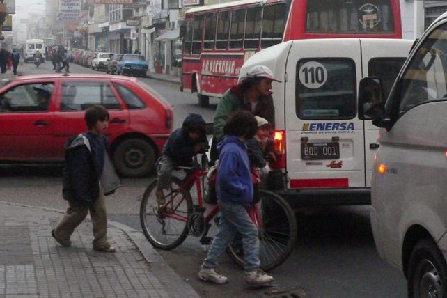 El 94% de los conductores no le cede el paso a los peatones, concluye un estudio