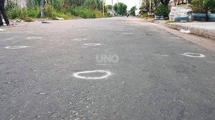 El escenario del ataque a los hermanos, en el barrio Guadalupe Oeste de la capital santafesina.