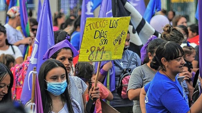 8M: una multitud de mujeres y disidencias marchó en Paraná