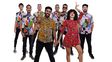 Con diez años de trayectoria, Los Peñaloza fusionan la música tropical latinoamericana con cumbia, rock, ska y funk.