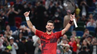 Novak Djokovic se metió en octavos de final del Masters de Shanghai.