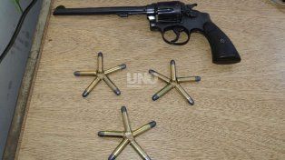 El arma secuestrada tras el tiroteo, denominada como arma de guerra por su grueso calibre