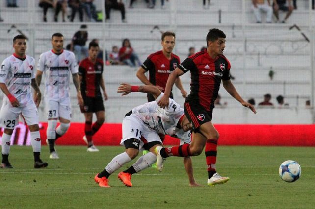 Patronato y Newells juegan un duelo clave por la permanencia