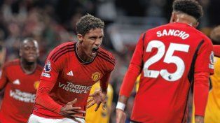 Manchester United debutó en la Premier con una victoria ante Wolverhampton