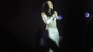 Nicki Nicole recordó en redes lo que fue su show sinfónico en el Monumento y sugirió un regreso inminente a Rosario