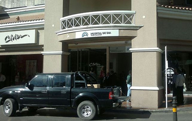 El hecho ocurrió poco después de las 13 en el Centro Médico Palmares