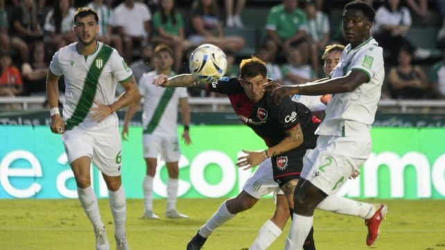 El Colo Ramírez tuvo el gol tras la guapeada de Méndez, pero cabeceó afuera y Newell's no pudo desnivelar ante Banfield.