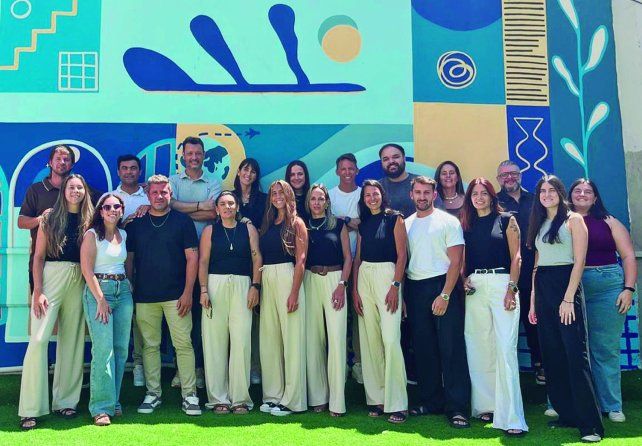 El equipo detrás de la agencia de viajes Grupo Four Points en Rosario.
