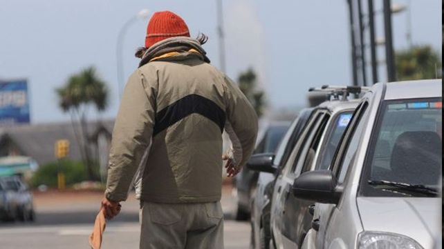 Ordenaron la prisión preventiva para un cuidacoches investigado por amenazar a vecinos del barrio Sur e incumplir una prohibición de acercamiento a esa zona de la ciudad de Santa Fe