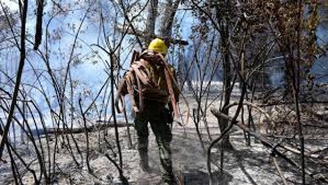 El fuego desatado en El Bolsón se extendió hasta El Maitén, en la provincia de Chubut