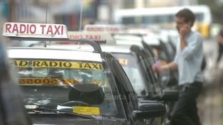 Los taxistas acusan un impacto indirecto del aumento de la nafta