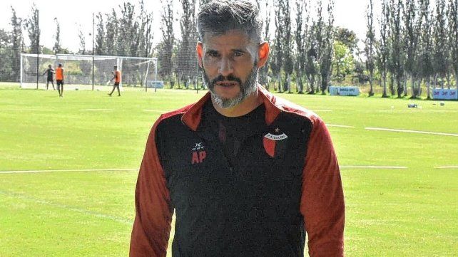 El movimiento estratégico de Pereyra en Colón para buscar la recuperación ante San Telmo