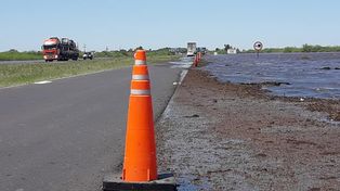 El arroyo Colastiné vuelve a cortar una mano de la autopista Santa Fe - Rosario
