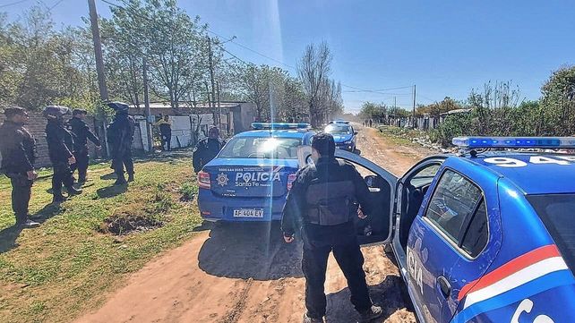 Un recluso escapó de la cárcel de Las Flores, tomó a un chico de rehén y fue detenido