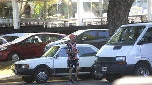 En la zona de la costanera norte el estacionamiento es administrado por la cooperadora del Hospital Alberdi y la experiencia viene siendo exitosa.