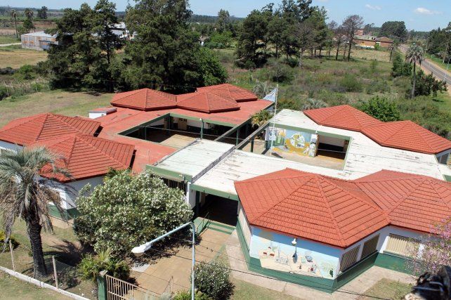 Desde la institución destacan que las paredes se humedecen y exigen el comienzo de las obras.