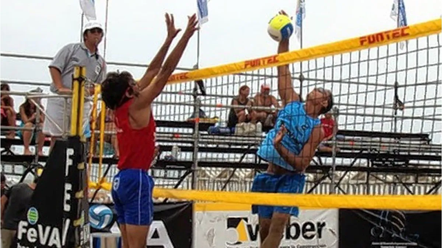 Se inicia el circuito de beach volley en Playa Varese