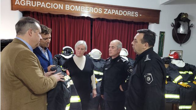 La provincia entregó este martes equipamiento específico para la Dirección General de Bomberos Zapadores.