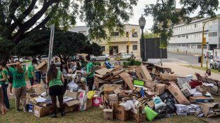 La convocatoria de Ecoclub Paraná es para el 19 de mayo de 15:30 a 19:30 en la plaza Sáenz Peña, en la esquina de Enrique Carbó y Arturo Illia