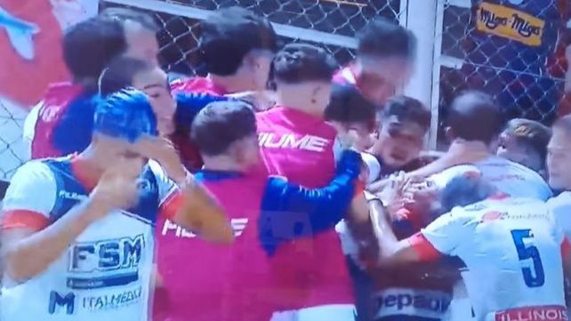 Todo Central Córdoba festeja el golazo de Facundo Marín
