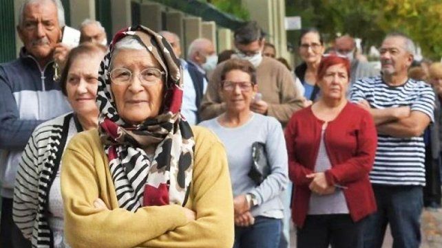 ¿Cuánto necesita un jubilado para cubrir los gastos mensuales?