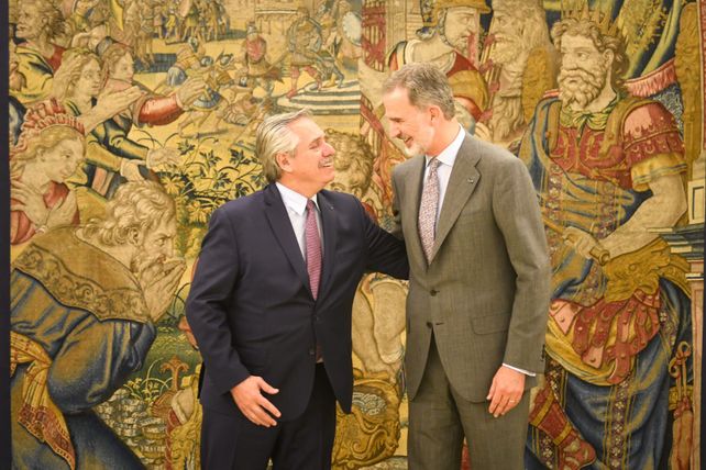 El jefe del Estado se reunió hoy con el rey Felipe VI.