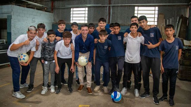 Una escuela técnica recibió bicicletas decomisadas para que sus alumnos las reparen y las usen