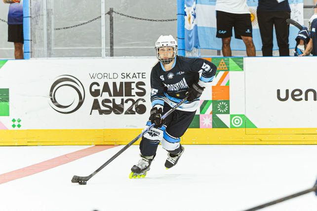 Giuliana Plano en acción durante el Mundial de hockey inline en Paraguay.