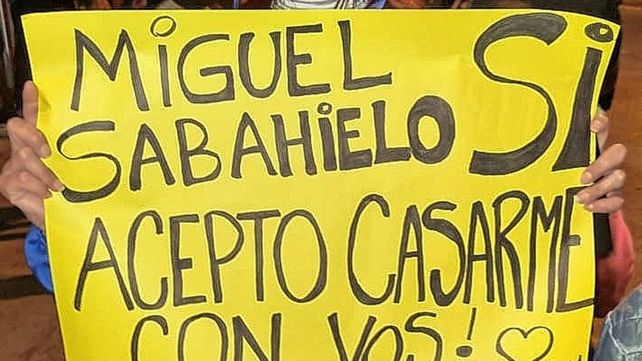 Silvia es hincha de Unión y desde el 15 de Abril le aceptó casamiento a Miguel