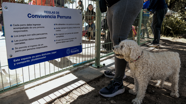 Cómo es la primera plaza para perros de Rosario inaugurada en Pichincha