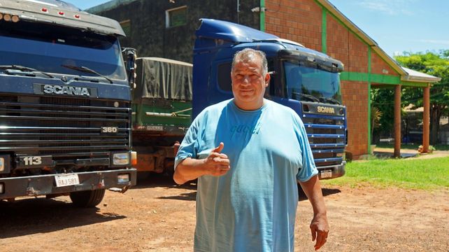 Jugó en Central, se retiró joven por las lesiones y ahora hace fletes con sus camiones en Paraguay