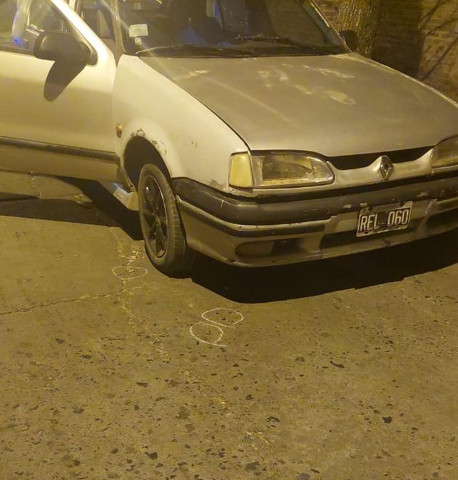 El Renault Clio Mío negro de Eduardo Enrique Morera.