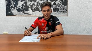 Augusto Schott se convirtió de manera oficial en el primer refuerzo de Colón.