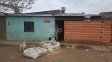 Policías rescataron a un joven de 22 años con movilidad reducida durante el incendio de una vivienda en barrio Padre Atilio Rosso