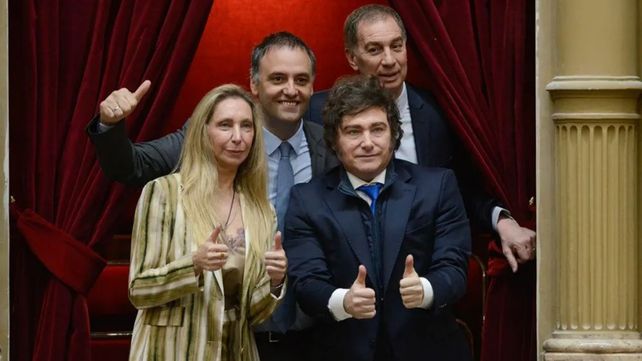 La salida de Manuel Adorni sube las acciones de Diego Santilli para ser el nuevo jefe de Gabinete