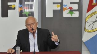 El gobernador Lifschitz dijo que hay que esperar para abordar el tema paritarias