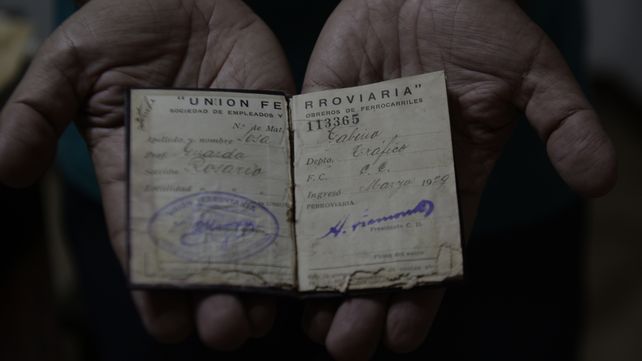 El carnet de Gabino Sosa quien se desenvolvió en la estación Central Córdoba como un ferroviario&nbsp; ejemplar.