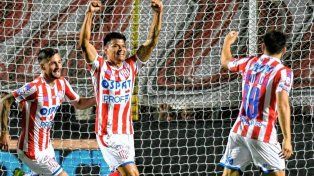 ¿Cuándo fue la última victoria de Unión ante Huracán en Santa Fe?