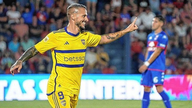 Benedetto marcó en Boca Juniors